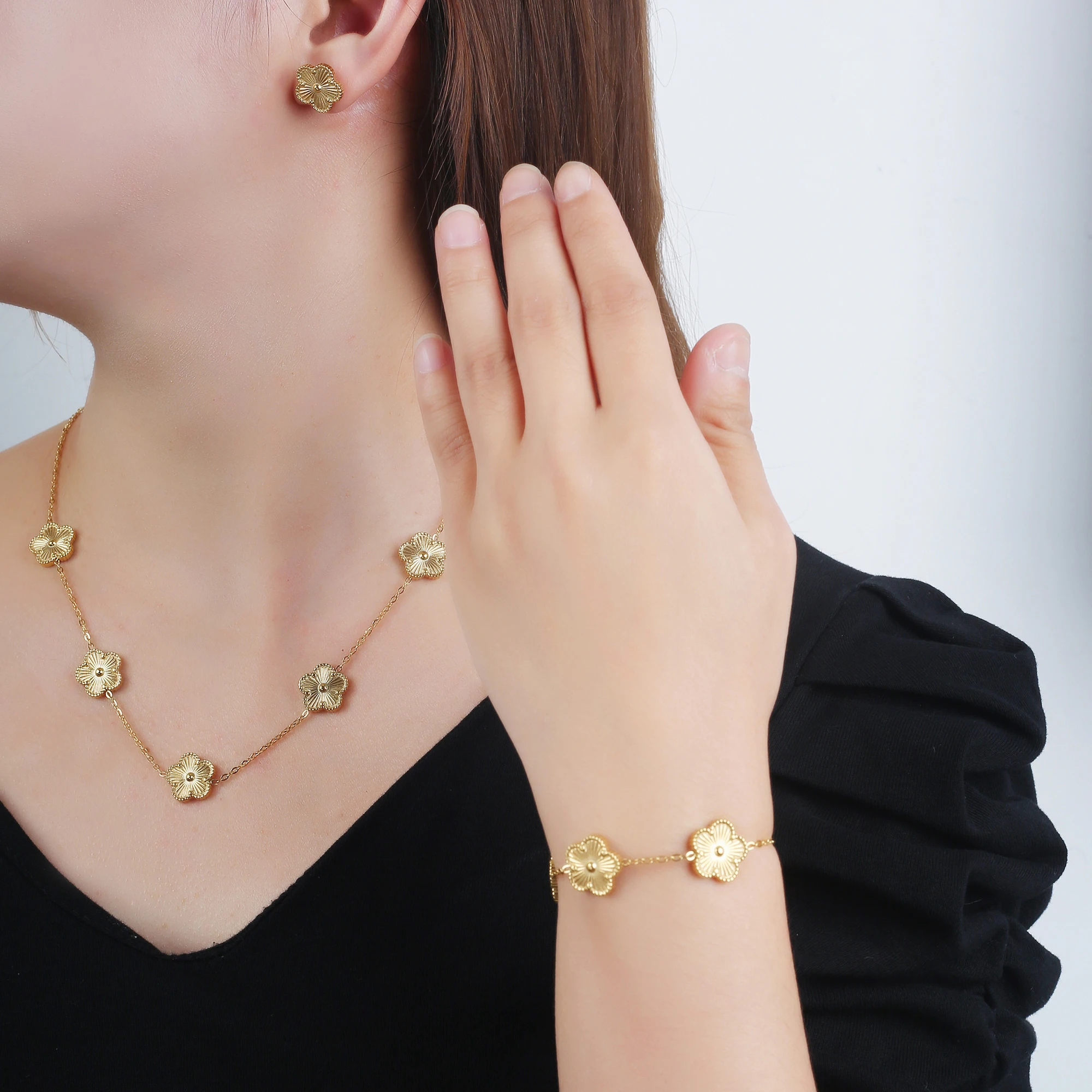 4pcs Bracelet Necklace Earrings Ring Stainless Steel Five Leaf Flower Jewelry Set Classic for Woman New Fashion Jewelry Clover - Image 6