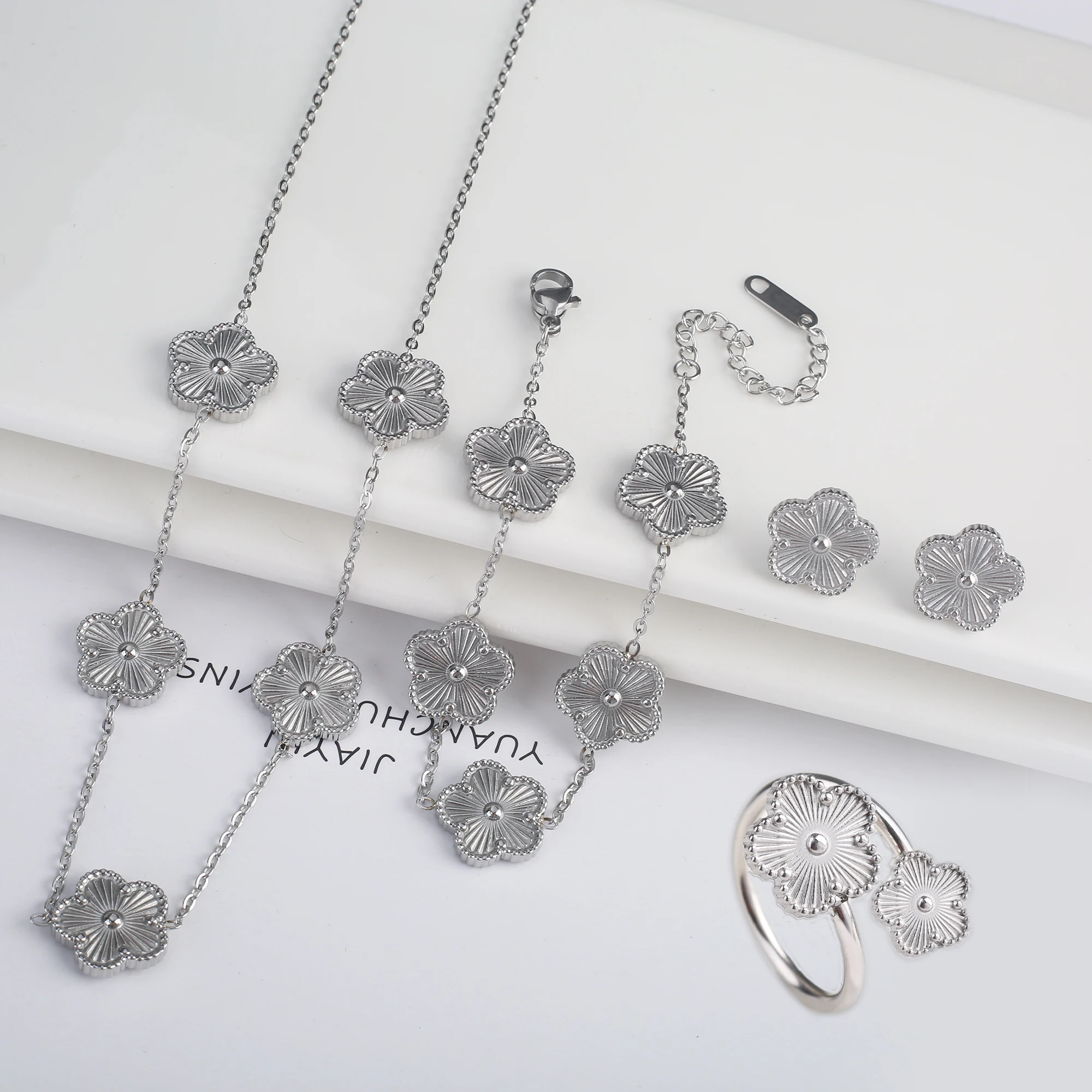 4pcs Bracelet Necklace Earrings Ring Stainless Steel Five Leaf Flower Jewelry Set Classic for Woman New Fashion Jewelry Clover - Image 5